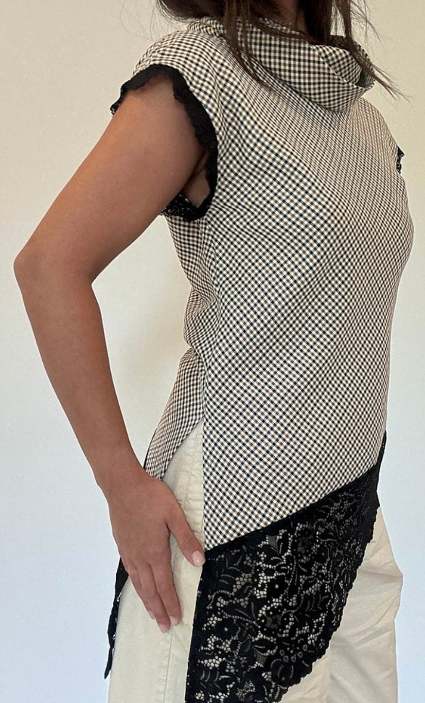 HIGH NECK LACE TOP