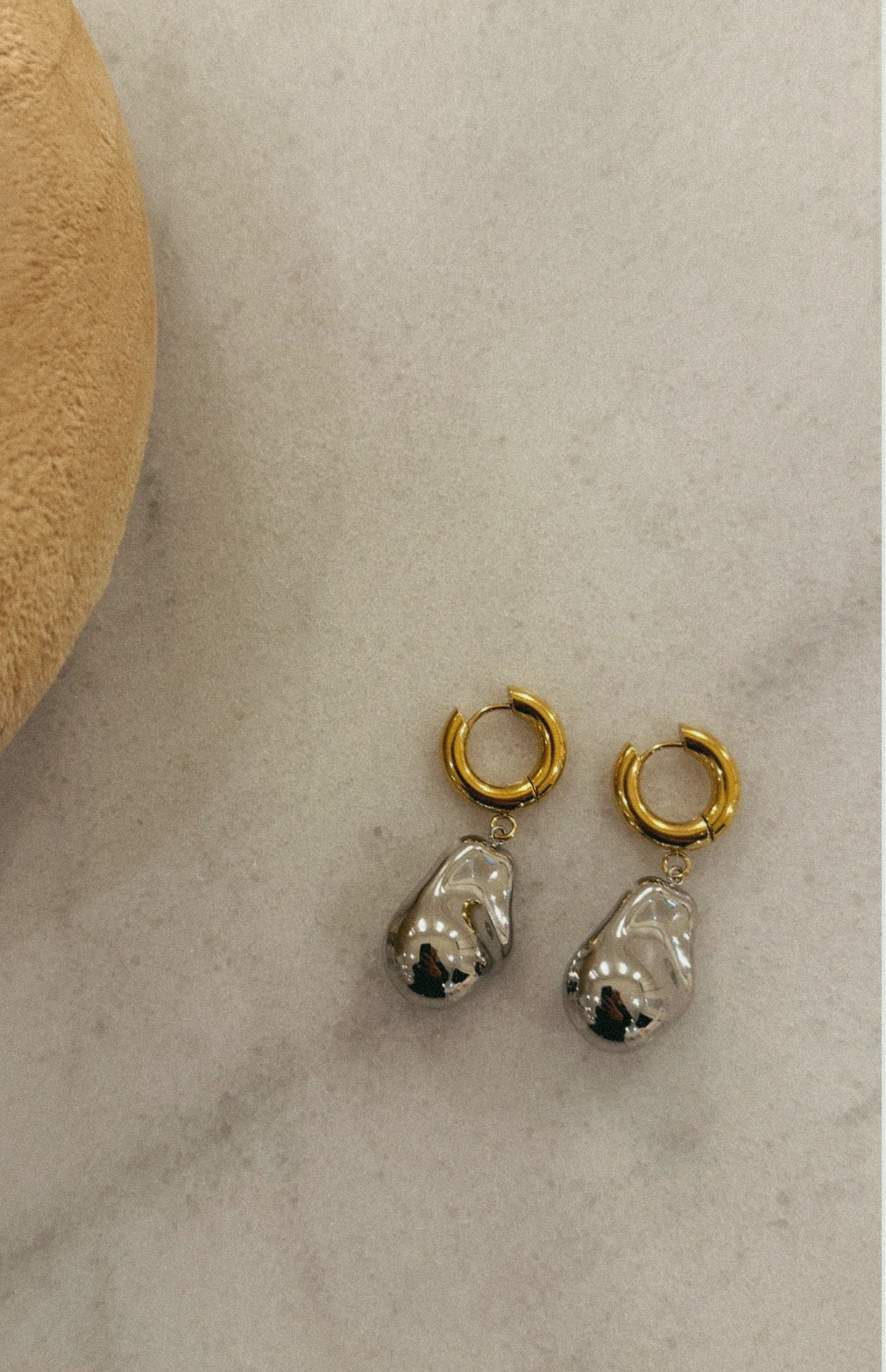 TWO TONED EARRINGS