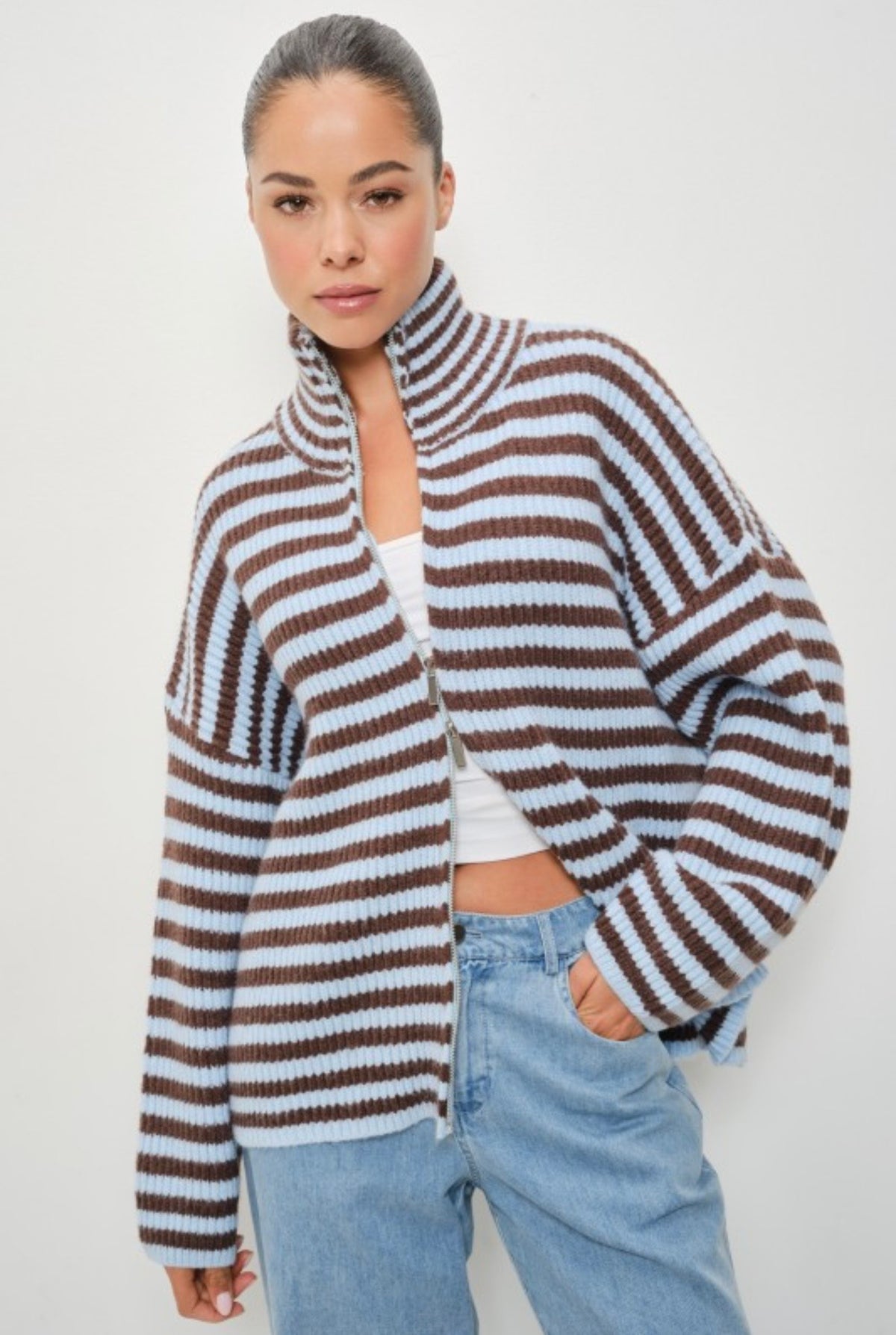 BROWN/BLUE MOCKED NECK ZIP UP JACKET
