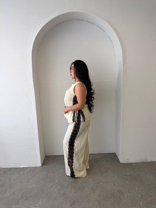 WOVEN SIDE CONTRAST LACE TRIM TOP & PANTS
