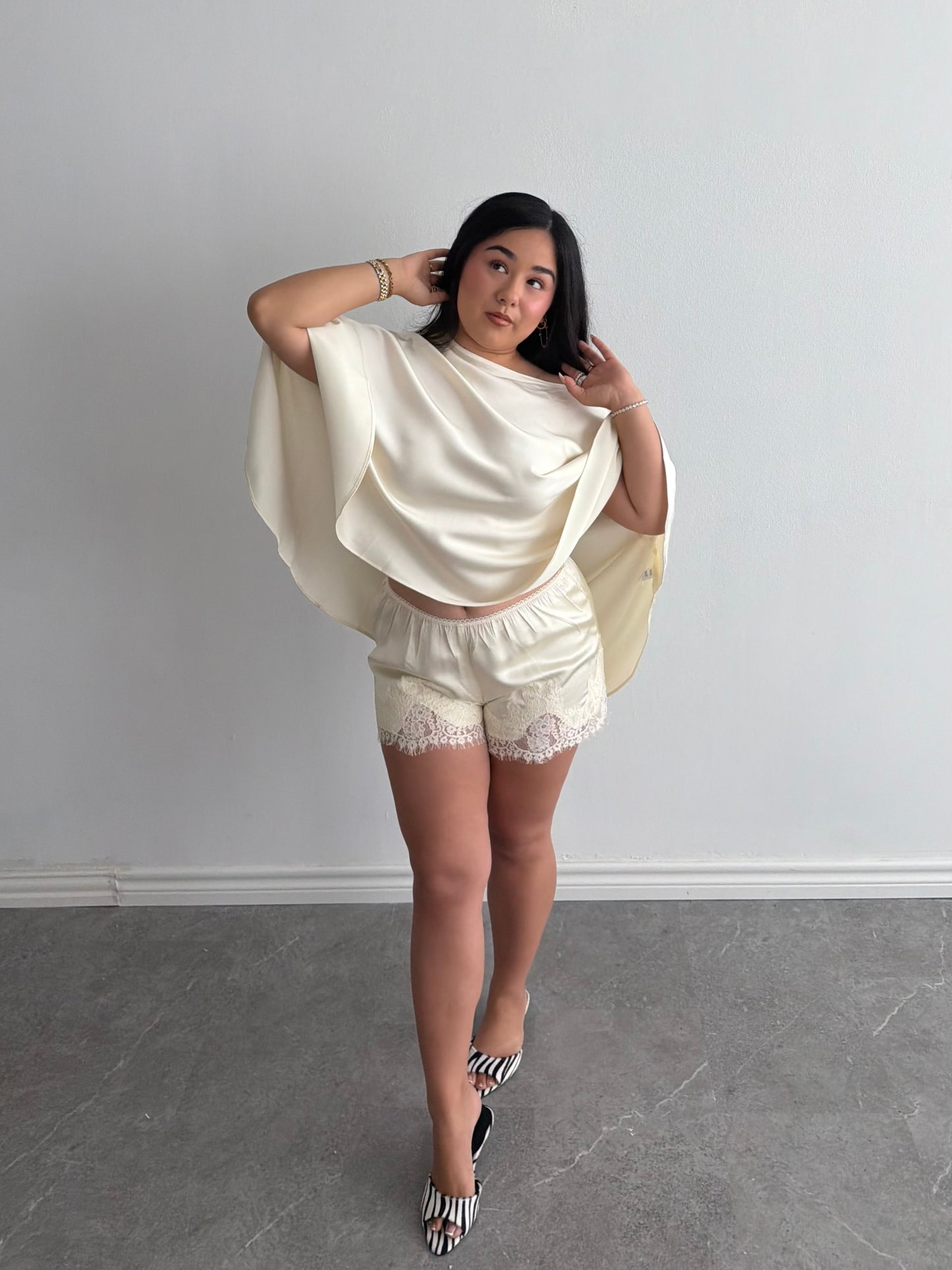 PEARL SATIN LACE SHORTS