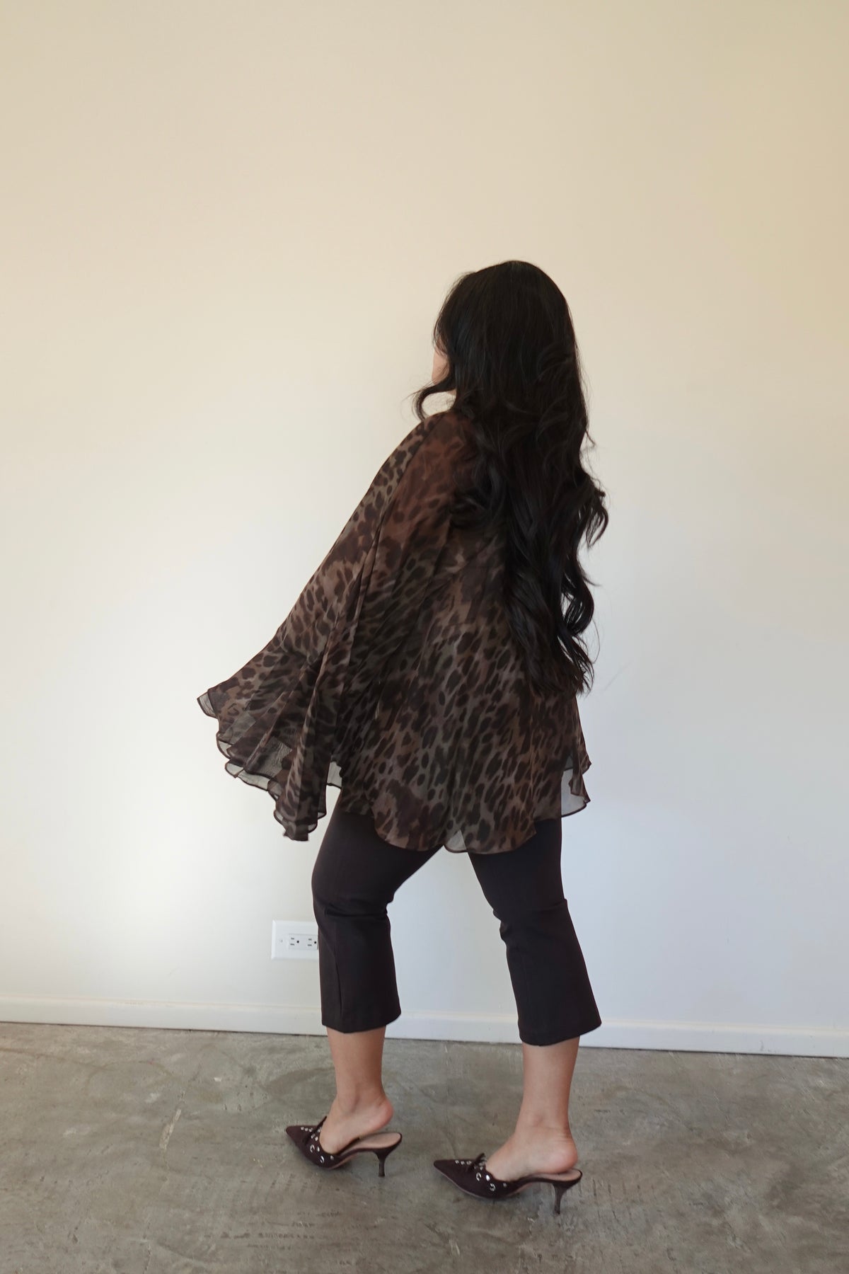 LEOPARD MOCK NECK CAPE TOP
