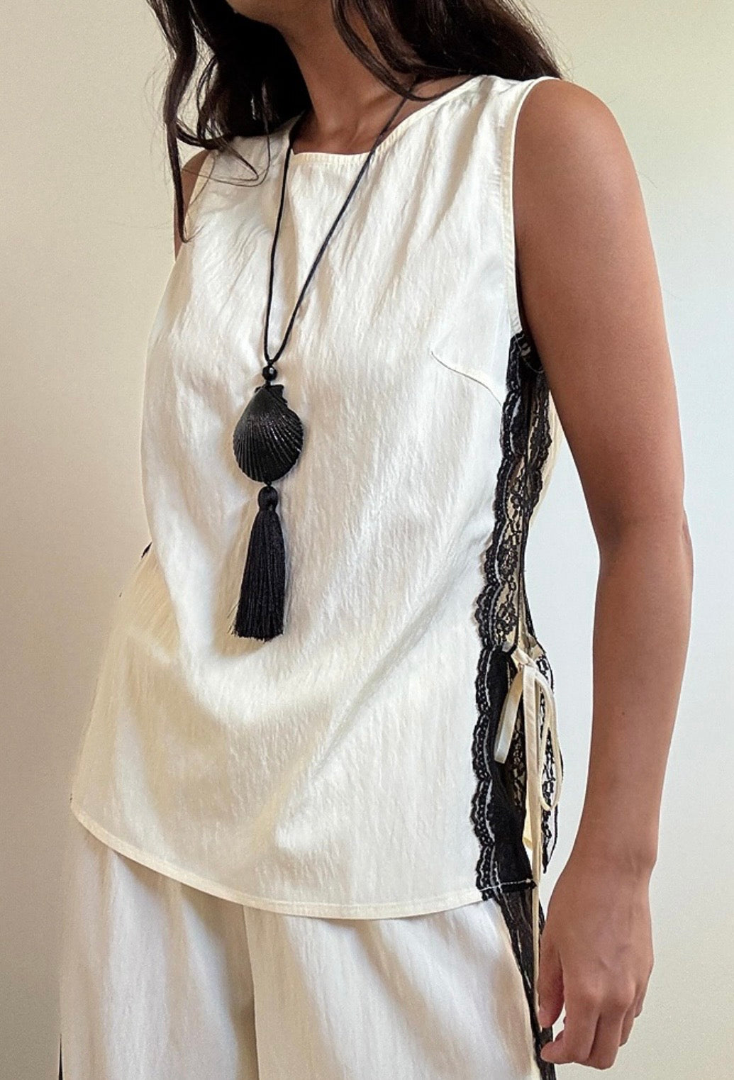 WOVEN SIDE CONTRAST LACE TRIM TOP & PANTS