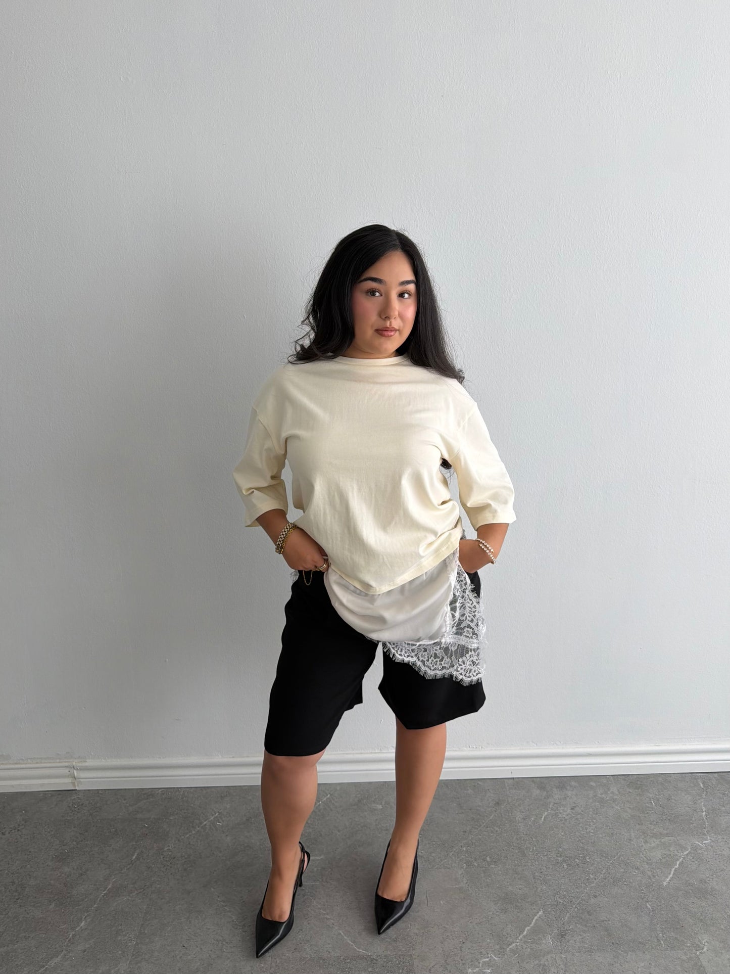 OFF WHITE LACE TRIM T-SHIRT
